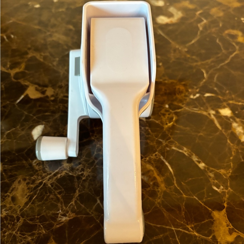 Pampered Chef Rotary Cheese Grater White - Picture 4 of 7